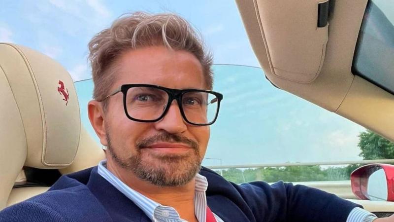 Jákob Zoli és a legendás vörös Ferrari ismét feltűnt a környékünkön – Zalaegerszeg után egy közeli városban kapták lencsevégre.