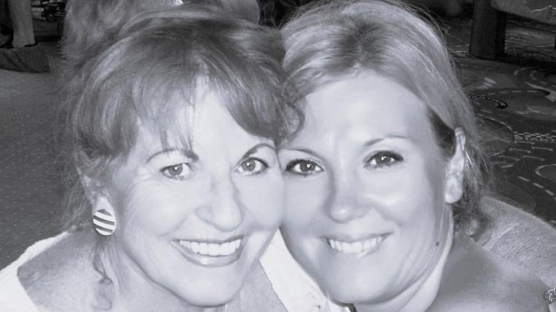 Liptai Claudia szívhez szóló üzenettel idézte fel édesanyja emlékét, amely tele van szeretettel és tisztelettel. Az érzelmekkel teli gondolatokkal kifejezte, mennyire fontos volt számára az édesanyja, és milyen mély hatással volt az életére. Ez az emlékez