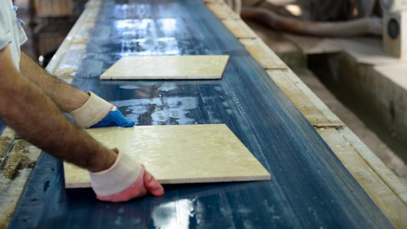 Kész, vége! Egy híres magyar gyár végleg bezárja kapuit, ami sokak számára munkahely elvesztését jelenti - Pénzcentrum.