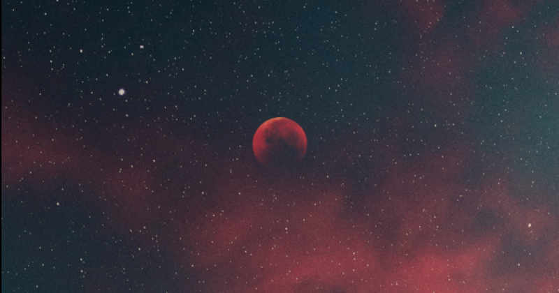 Napi horoszkóp, 2025.10.30.: A Skorpió ma egy különleges, szívből jövő vallomásnak lehet tanúja, amely új megvilágításba helyezi a kapcsolatait. Ez a pillanat mély érzelmeket ébreszt, és lehetőséget ad arra, hogy kifejezze saját érzéseit is. Készülj fel,